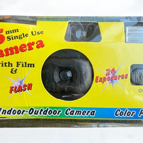 NEW Old Stock 35 mm Single Use In & Outdoor Camera With Film & Flash 24 Exposure - Picture 5 of 5